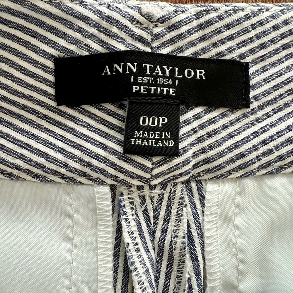 Ann Taylor Tailored Seersucker Shorts 00P NWOT - Picture 4 of 10
